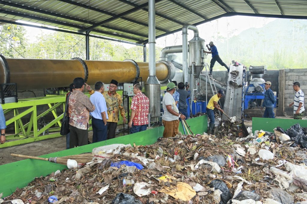 training teknik pengompasan untuk mengelola sampah