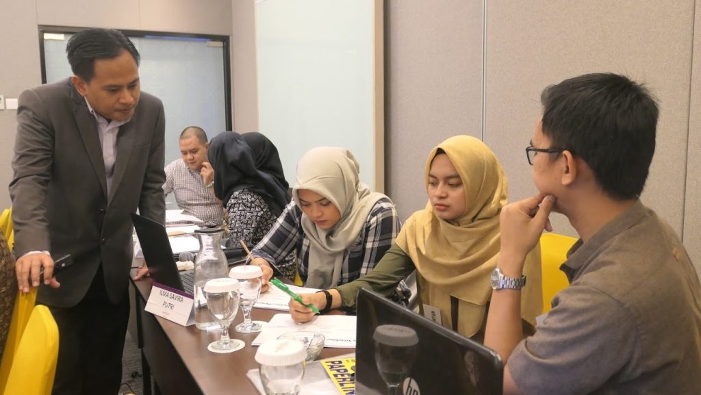 training praktik operasional pada bank syariah